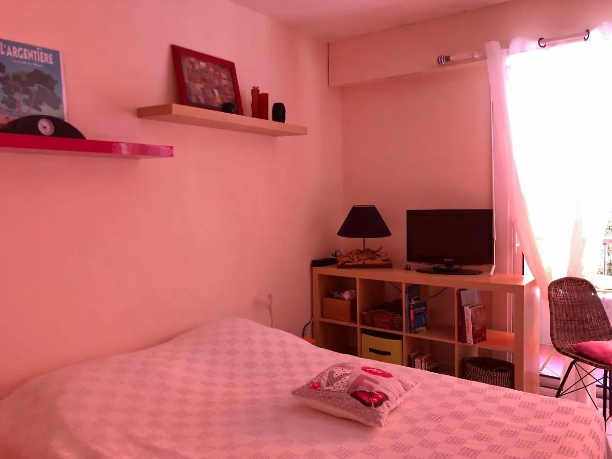 Grand Studio A Hyeres Entre Mer Et Ville Apartment