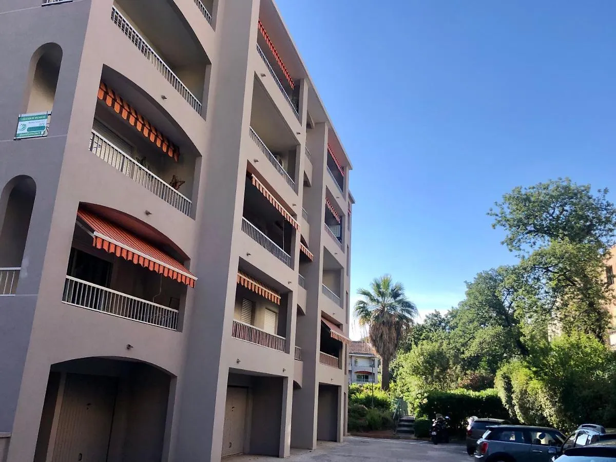 Apartment Grand Studio A Hyeres Entre Mer Et Ville