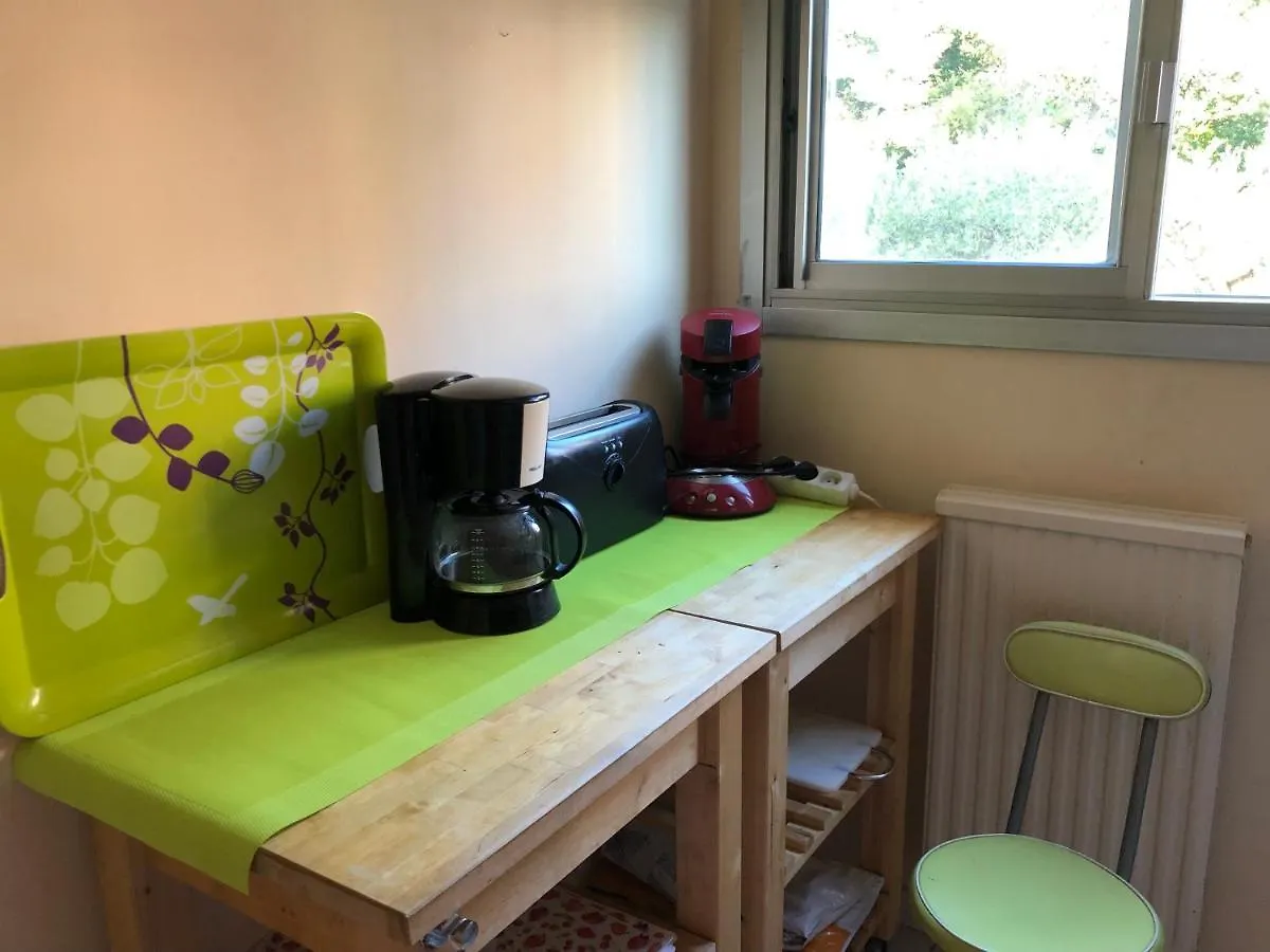 Grand Studio A Hyeres Entre Mer Et Ville Apartment