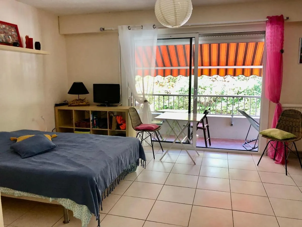 Apartment Grand Studio A Hyeres Entre Mer Et Ville